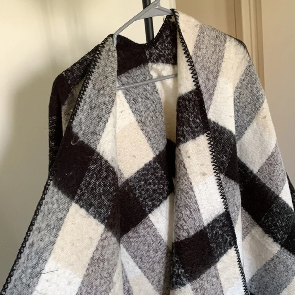 Blanket Scarf Shawl - Picture 2 of 4